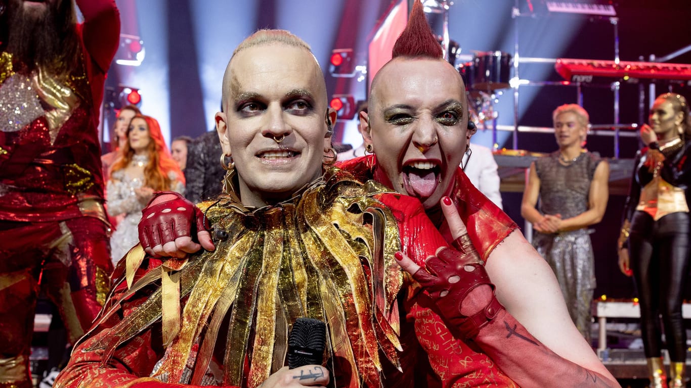 Sänger Chris Harms (links) und Pianist Gerrit Heinemann: Die Metalband Lord of the Lost tritt beim Eurovision Song Contest in Liverpool an.