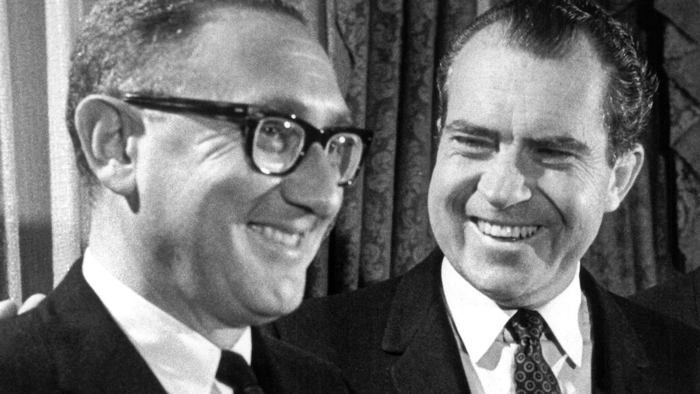 1968: Der damals zukünftige US-Präsident Richard Nixon (r) und Henry Kissinger (l).
