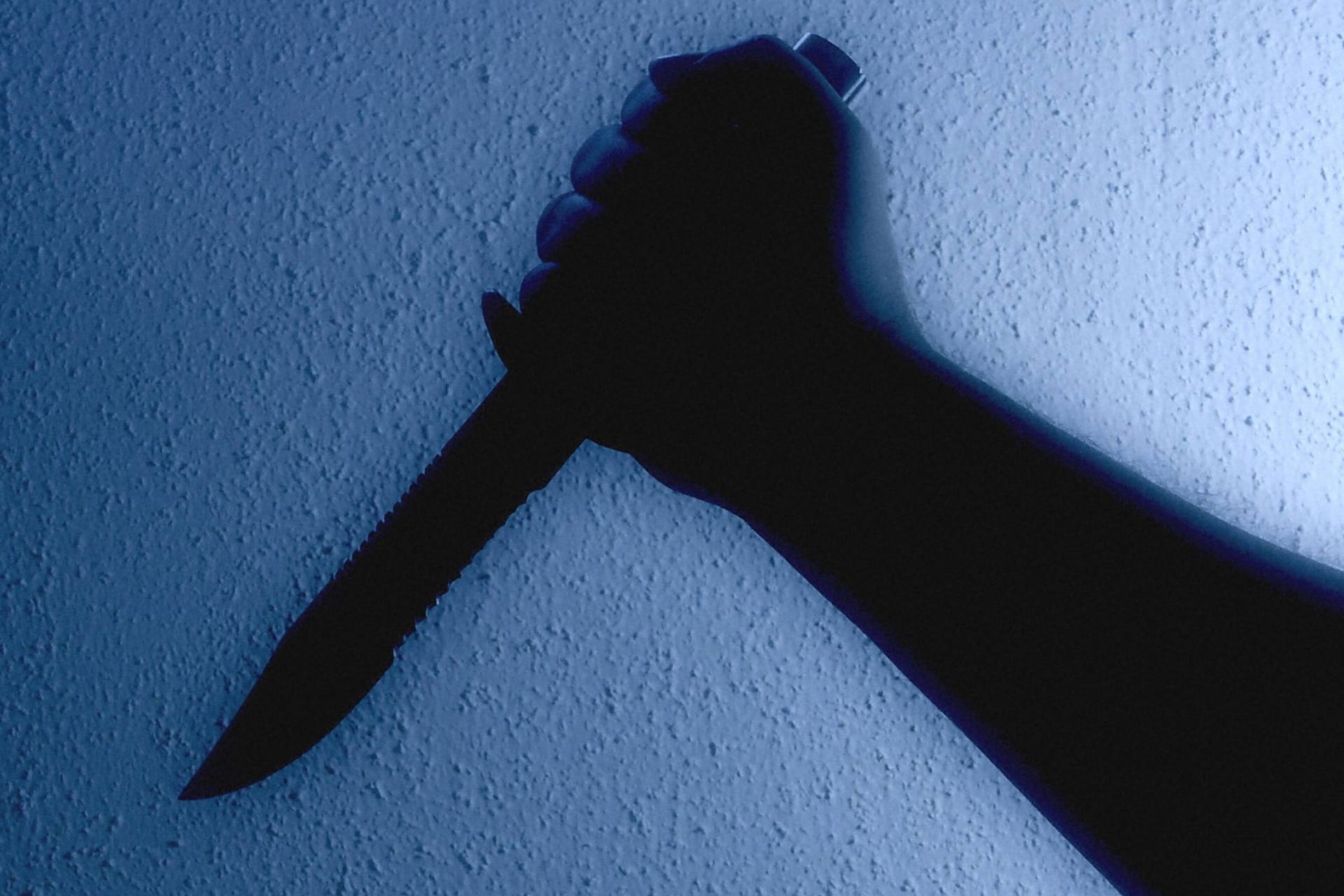 Messerattacke (Symbolbild): Die Opfer fürchteten nach eigener Aussage um ihr Leben.