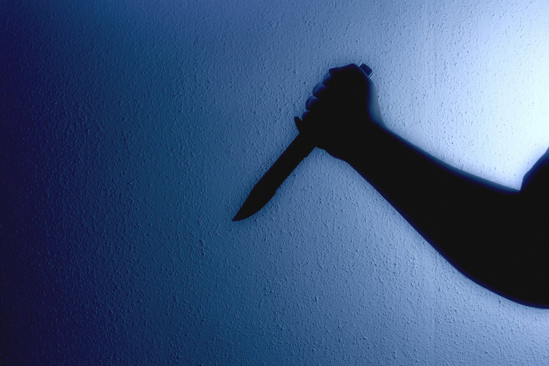 Messerattacke (Symbolbild): Die Opfer fürchteten nach eigener Aussage um ihr Leben.