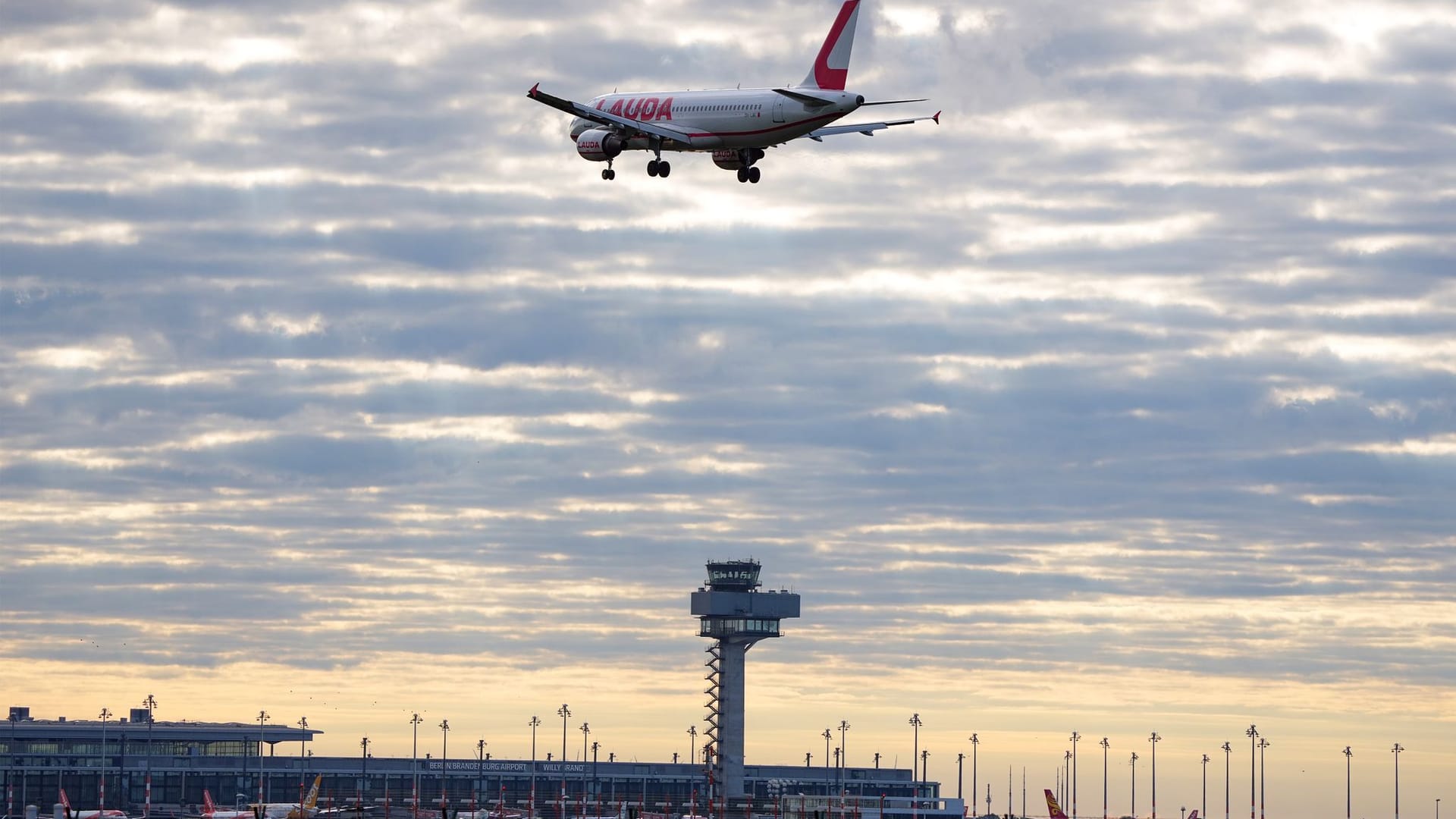Anflug auf den Hauptstadtflughafen BER