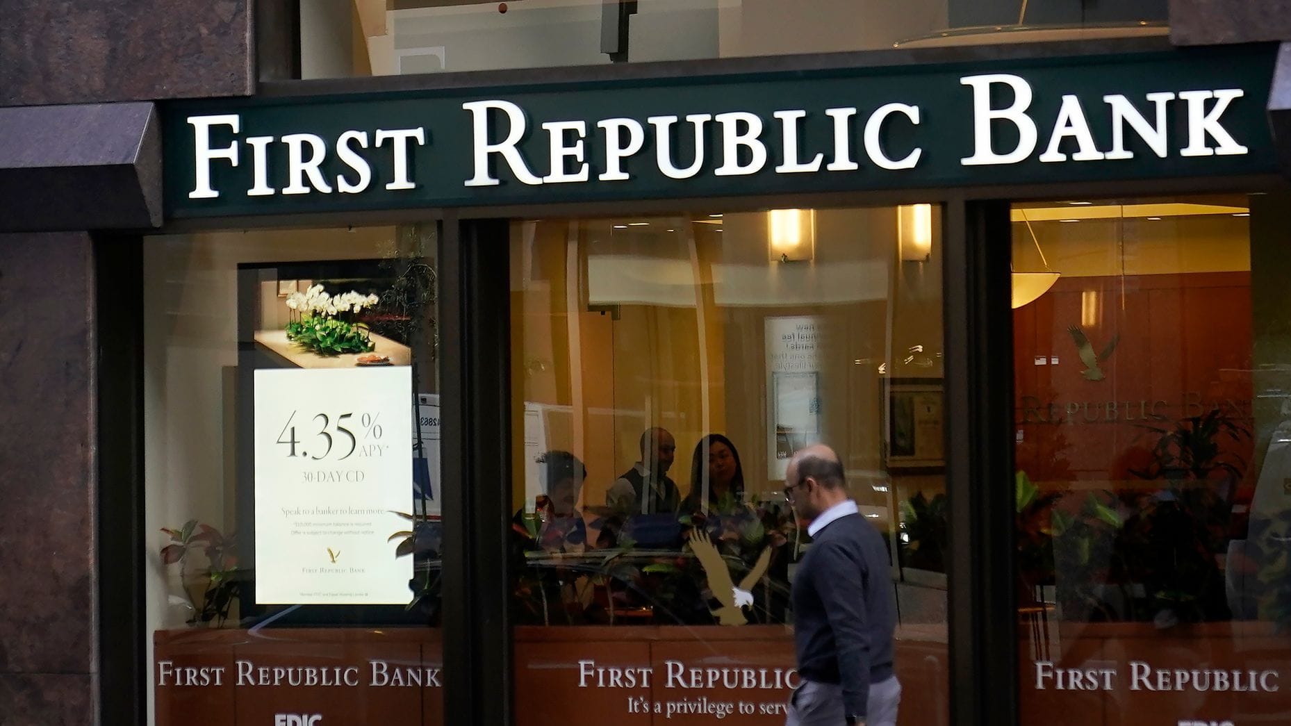 First Republic Bank (Archivbild): Auch 30 Milliarden Euro konnten die Bank nicht retten. First Republic Bank (Archivbild): Auch 30 Milliarden Euro konnten die Bank nicht retten.