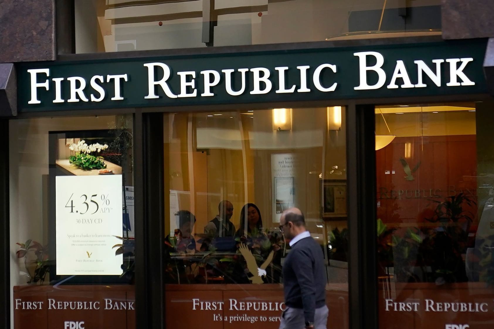 First Republic Bank (Archivbild): Auch 30 Milliarden Euro konnten die Bank nicht retten. First Republic Bank (Archivbild): Auch 30 Milliarden Euro konnten die Bank nicht retten.