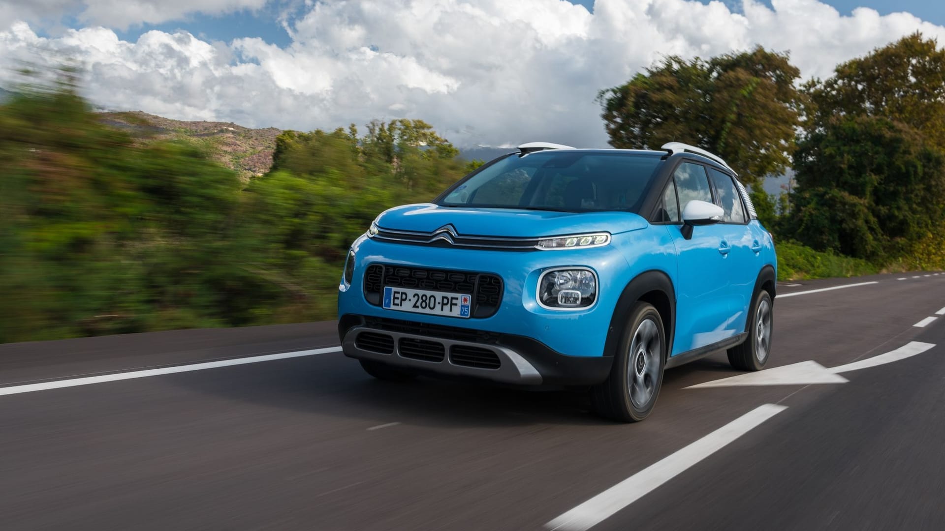 Der Citroën C3 Aircross auf der Straße: Bei der HU werden zwei Komponenten überdurchschnittlich oft beanstandet.