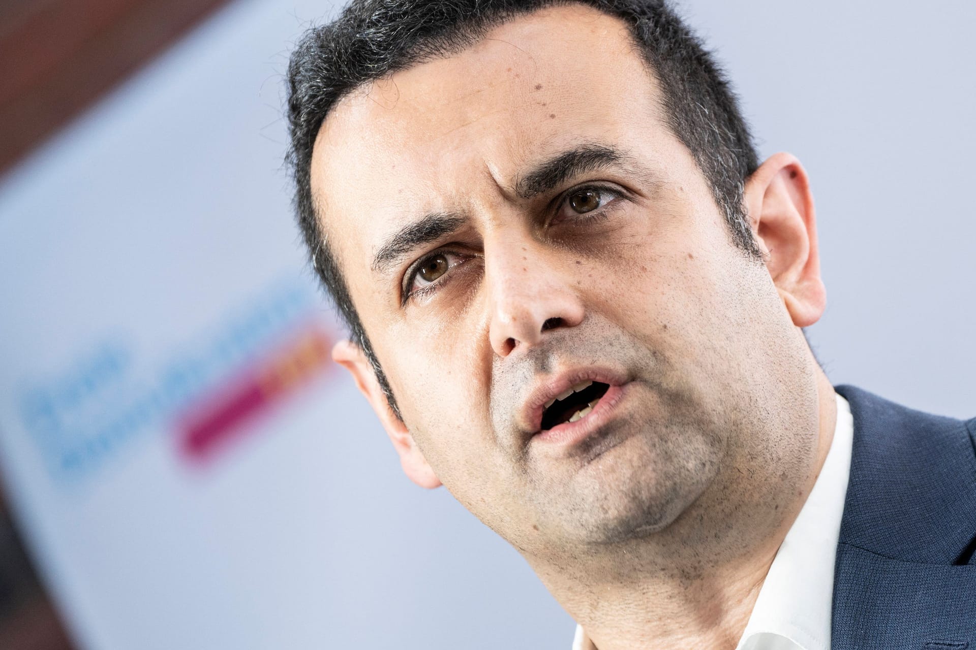 Bijan Djir-Sarai: Der FDP-Generalsekretär spricht von einer "Zeitenwende in der Migrationspolitik".