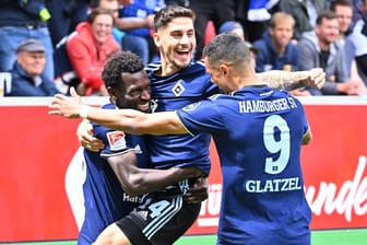 Freude beim HSV: Der Klub siegte haushoch gegen Regensburg.