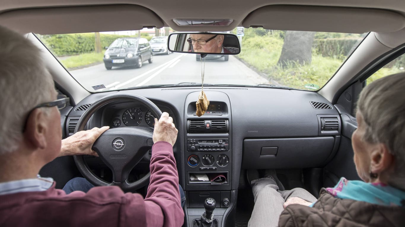 Vom Profi überprüfen lassen: Ein Ruckeln beim Bremsen kann auf größere Probleme am Auto hinweisen.