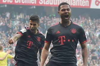 Befreiender Jubel: Bayern-Torschütze Gnabry (r.) und Teamkollege Cancelo im Spiel bei Werder Bremen.