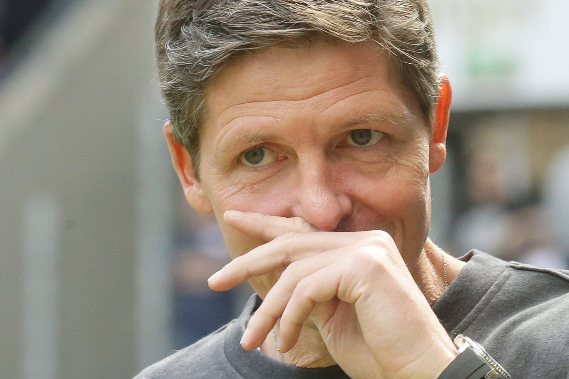 Oliver Glasner: Der Trainer der Frankfurter ist laut einem Medienbericht bereits angezählt.