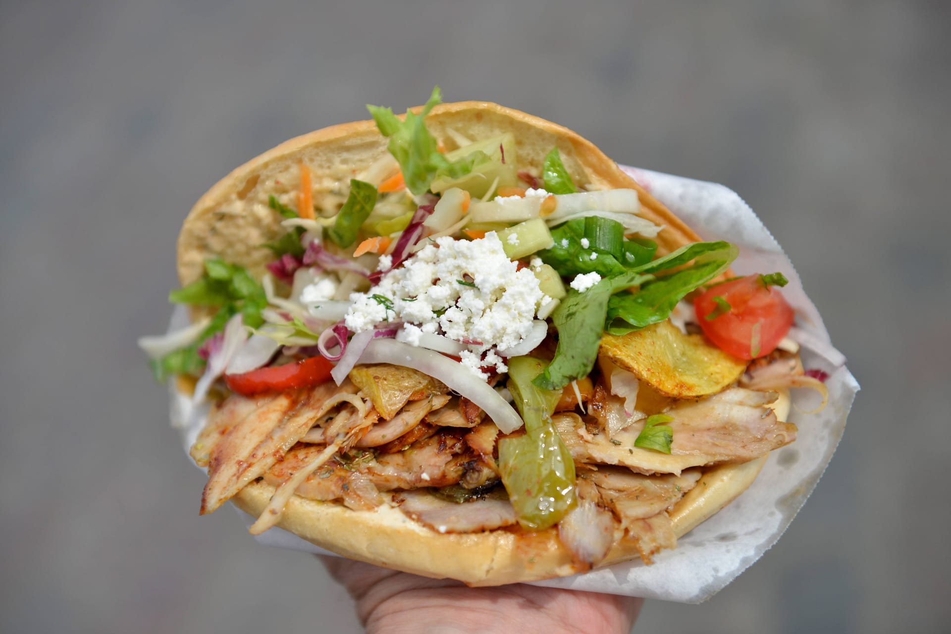 Ein Döner (Symbolbild): Bei Bonn mussten Kunden fast nichts für ihr Essen bezahlen.