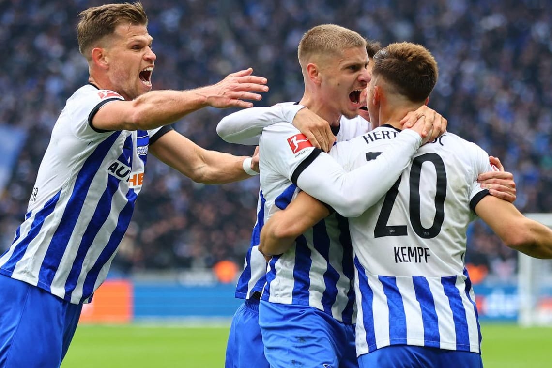 Jubel bei den Herthanern im Spiel gegen Stuttgart: Entscheidung über den Abstieg verschoben.