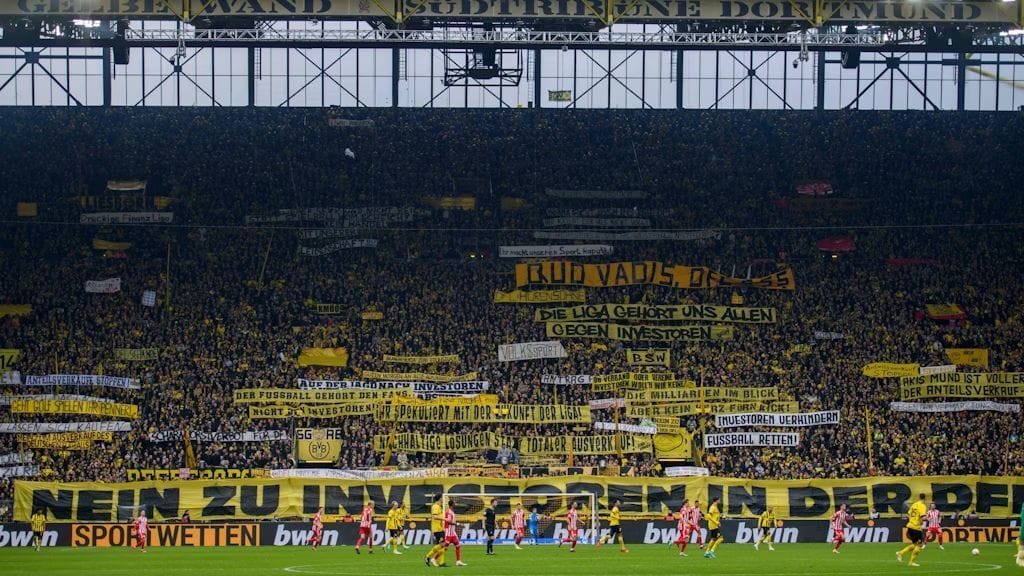 Viele Fans halten nichts vom geplanten Investoren-Deal.