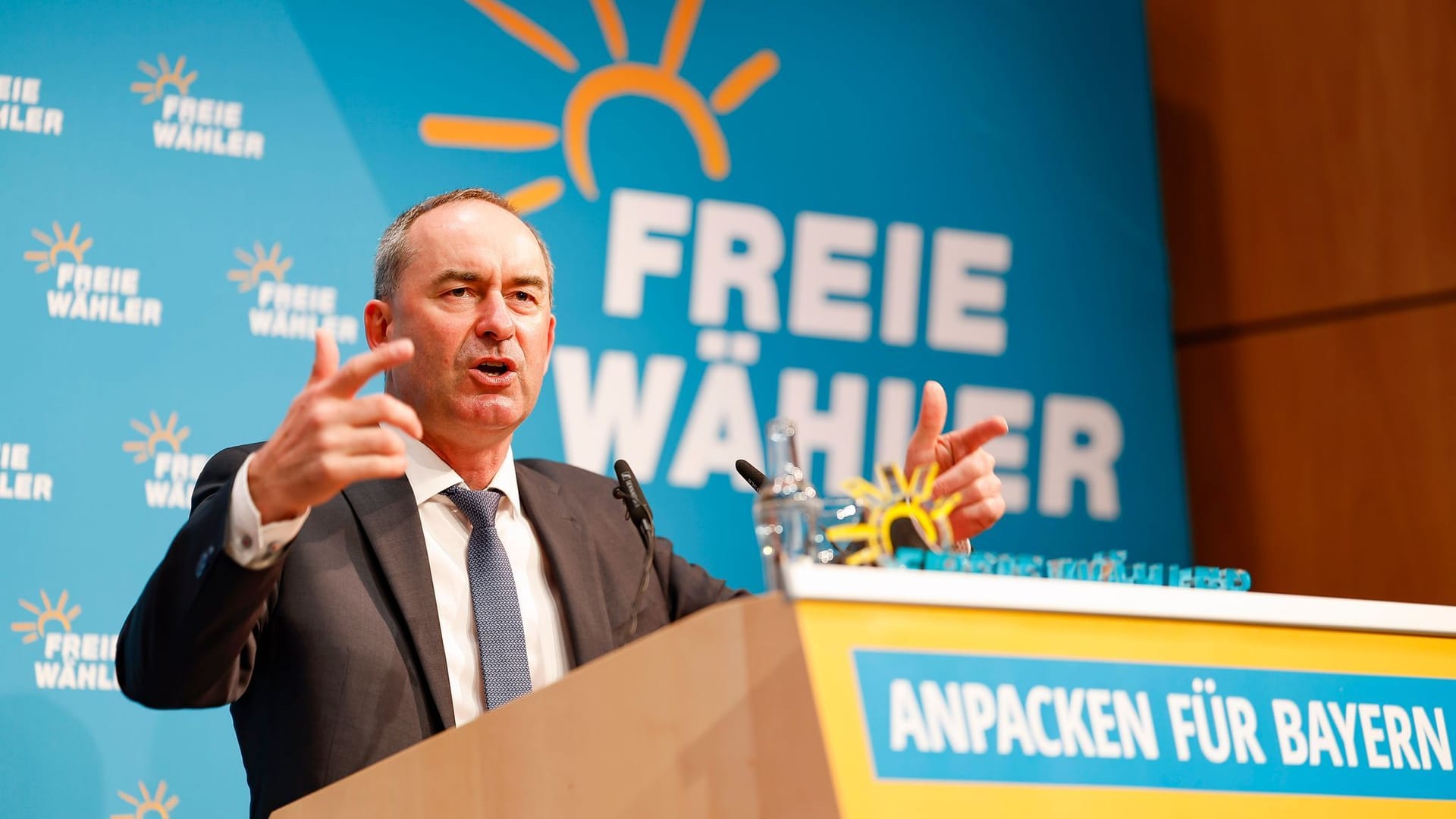 Hubert Aiwanger, Wirtschaftsminister von Bayern und Parteichef der Freien Wähler: Er kritisiert das Heizungsgesetz der Ampelkoalition.