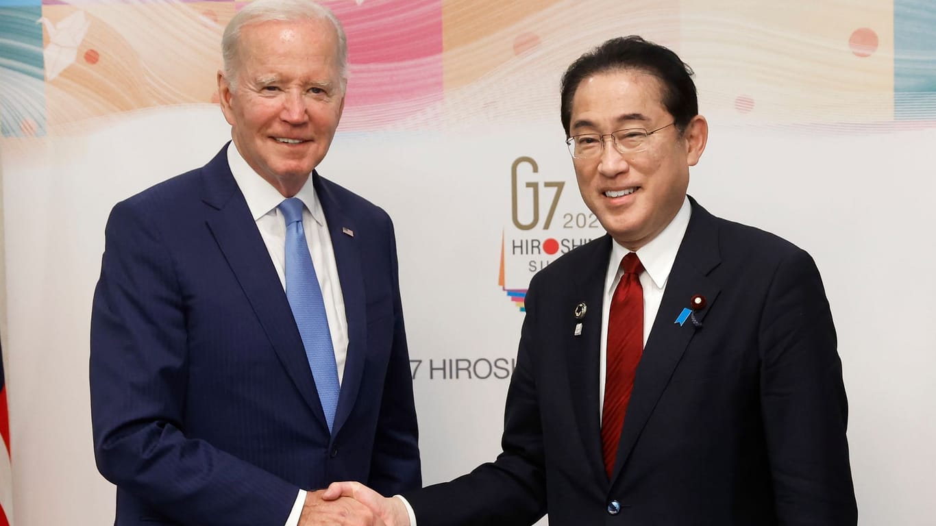 Joe Biden und Fumio Kishida in Hiroshima: Die USA entschuldigen sich nicht für den damaligen Atomwaffenangriff.