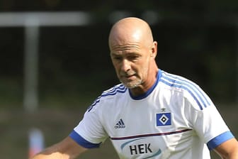 Bernd Bressem bei einem Abschiedspiel im HSV-Trikot: Mittlerweile ist er als Jugendtrainer aktiv.