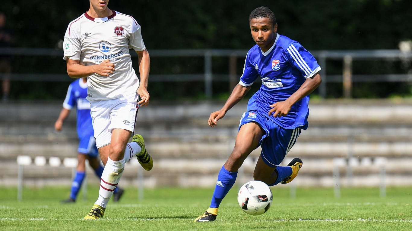 Karim Adeyemi spielte einst für Unterhaching (Archivbild): Bei seinem Abgang soll Gerüchten zufolge ein besonderer Deal geschlossen worden sein.