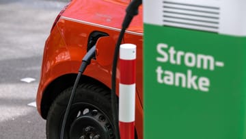 E-Auto Vs. Verbrenner: Dann Sind Stromer Günstiger Als Benziner Und Diesel