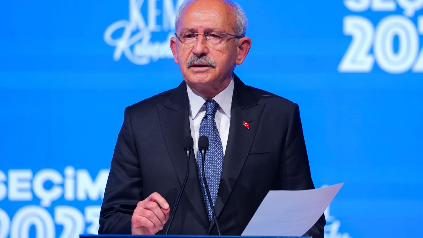 Kilicdaroglu äußert sich in Ankara nach der Wahl: Er tritt nun am 28. Mai in der Stichwahl direkt gegen Erdogan an.