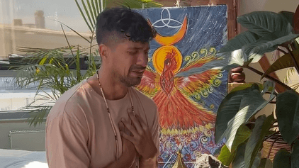 Julian Zietlow bei einer Meditation Julian Zietlow bei einer Meditation