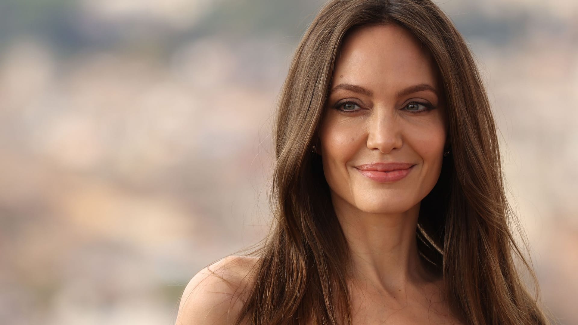 Angelina Jolie: Sie hat einen emotionalen Beitrag auf Instagram veröffentlicht.