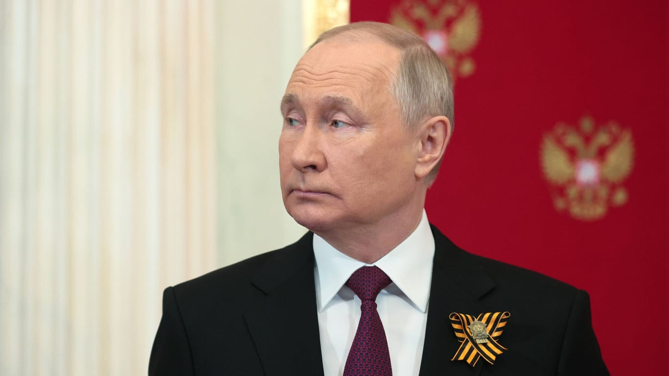 Wladimir Putin (Archivbild): Neue Sanktionen richten sich gegen den Diamantenhandel und russische Militärfirmen.