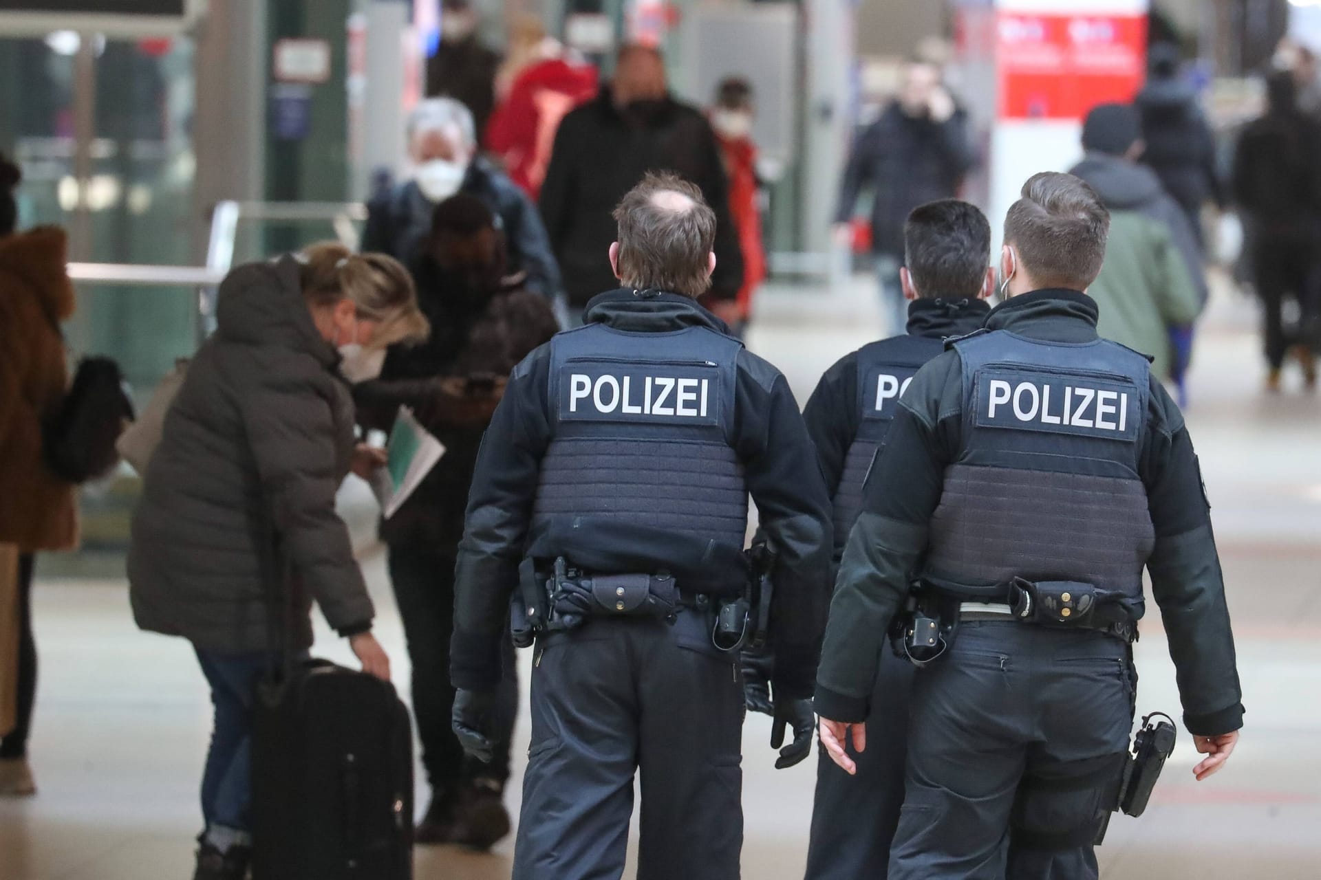 Hauptbahnhof Hannover: Für den Vatertag hat die Bundespolizei ein Verbot erlassen.