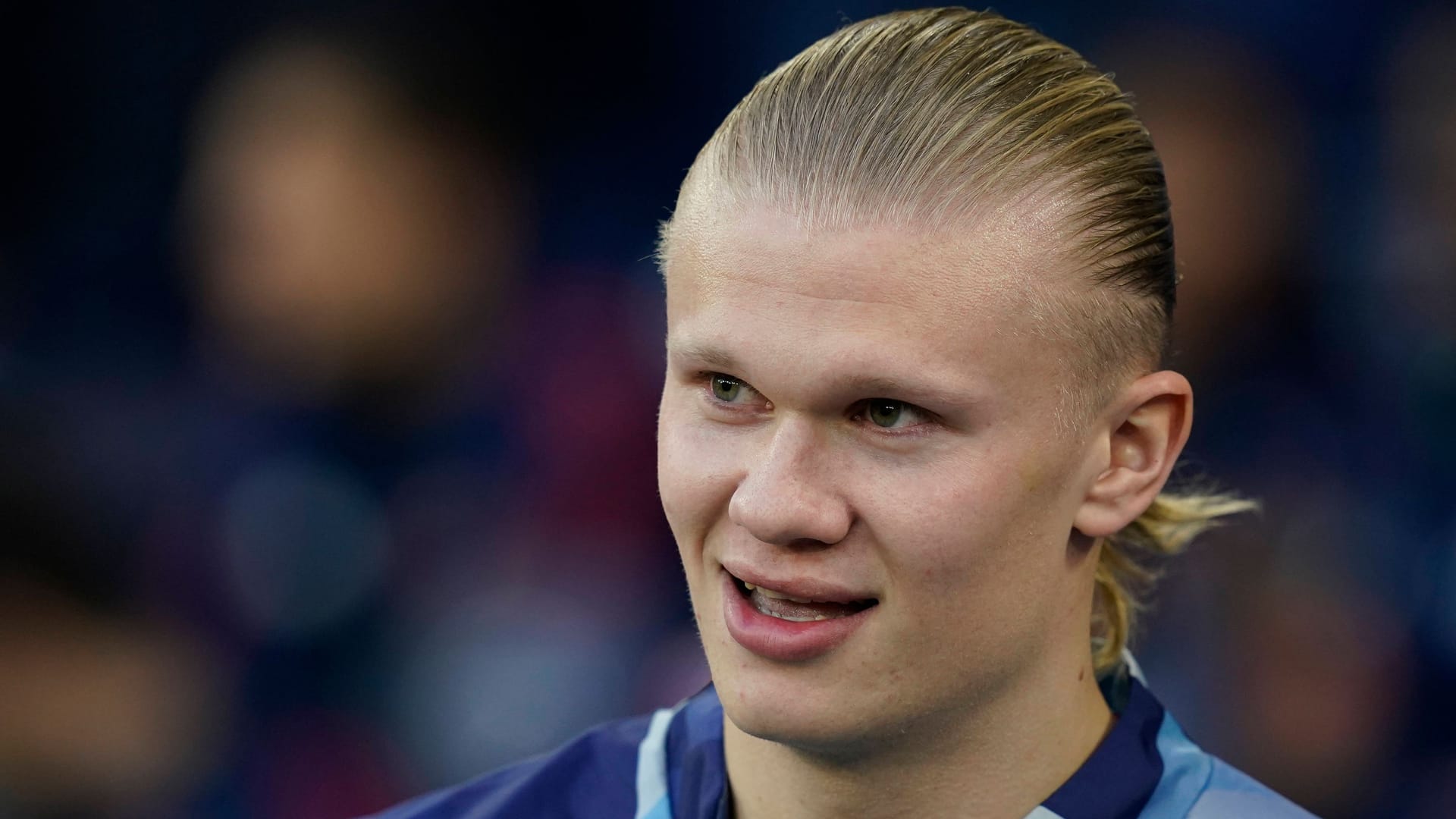 Erling Haaland im Trainingsdress von Manchester City: Der Norweger war vor seinem Wechsel zu den "Sky Blues" heiß begehrt. Erling Haaland im Trainingsdress von Manchester City: Der Norweger war vor seinem Wechsel zu den "Sky Blues" heiß begehrt.
