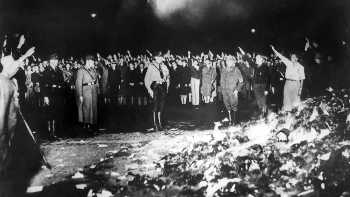 Bücherverbrennung am 10. Mai 1933 in Berlin.