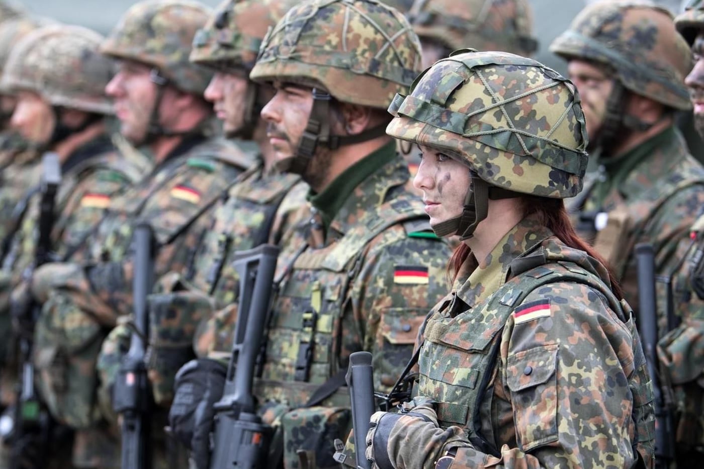 Bundeswehr-Soldaten in Litauen: "Frau Högl, die Unterhosen sind jetzt da."