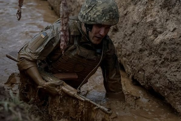 Ukrainische Soldaten trainieren für die Gegenoffensive: Es gibt Anzeichen dafür, dass der Gegenangriff der Ukraine begonnen hat.