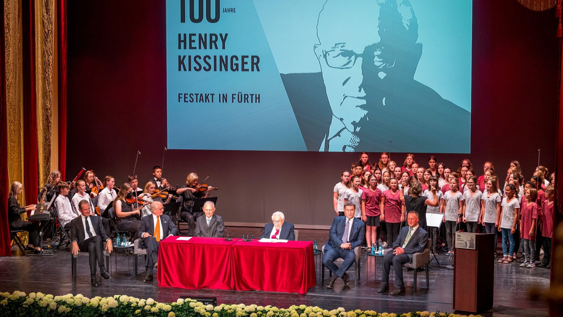 Festakt für Henry Kissinger: Zu den prominenten Gästen zählten Springer-Chef Mathias Döpfner, Außenpolitik-Experte Wolfgang Ischinger, CDU-Politiker Wolfgang Schäuble und Fürths Oberbürgermeister Thomas Jung (SPD).