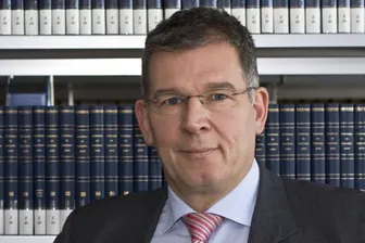 Volker Rieble: "Aufstiegsbeischlaf deutlich ΓΌberwiegend als Waffe der Frau." Volker Rieble: "Aufstiegsbeischlaf deutlich ΓΌberwiegend als Waffe der Frau."