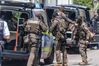 Polizei-Eliteeinheit (Symbolfoto): Ein Beamter aus Berlin steht im Fokus der Staatsanwaltschaft. Polizei-Eliteeinheit (Symbolfoto): Ein Beamter aus Berlin steht im Fokus der Staatsanwaltschaft.