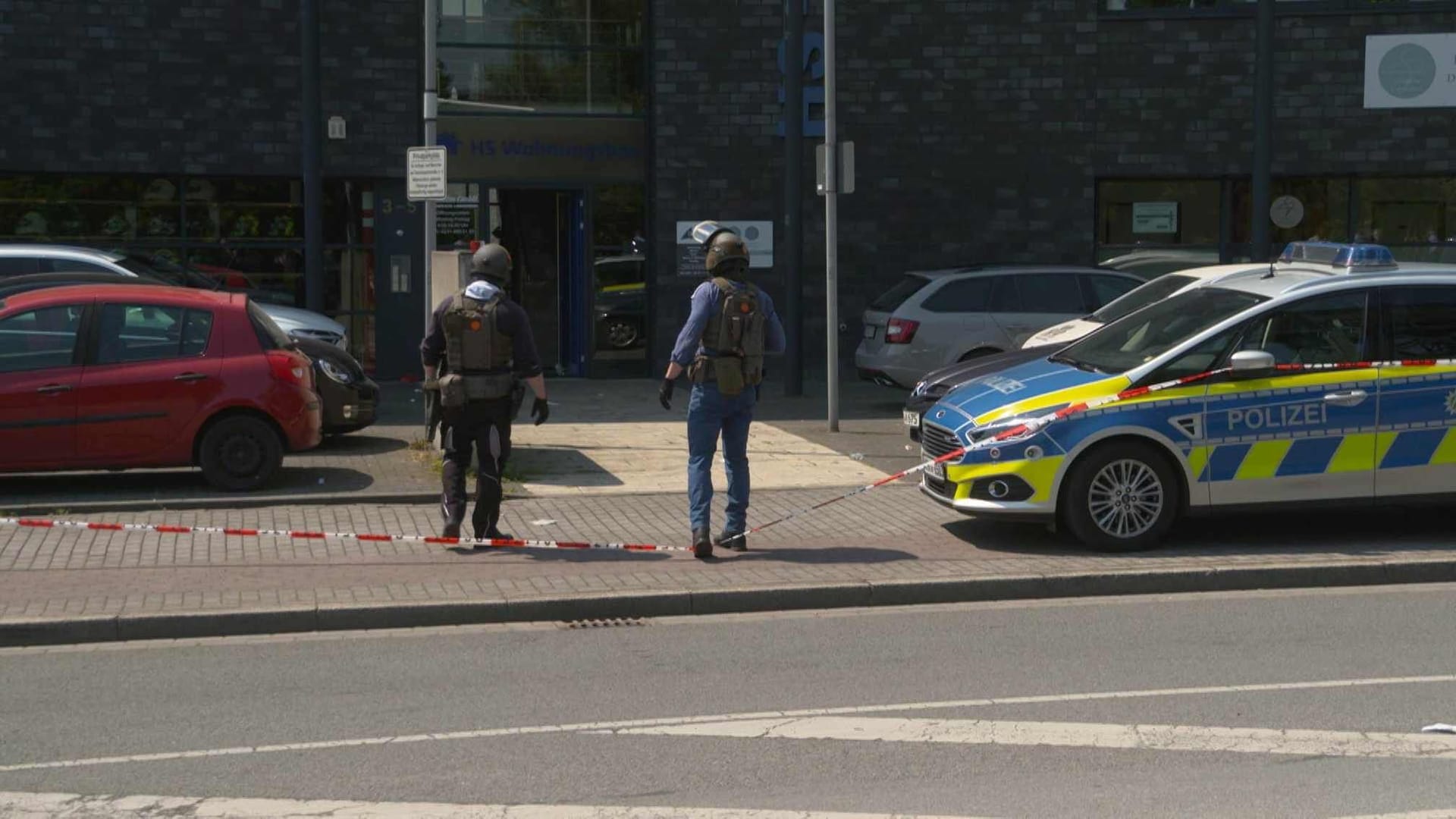 Das SEK ist vor Ort in Dortmund: Es gibt weitläufige Absperrungen.