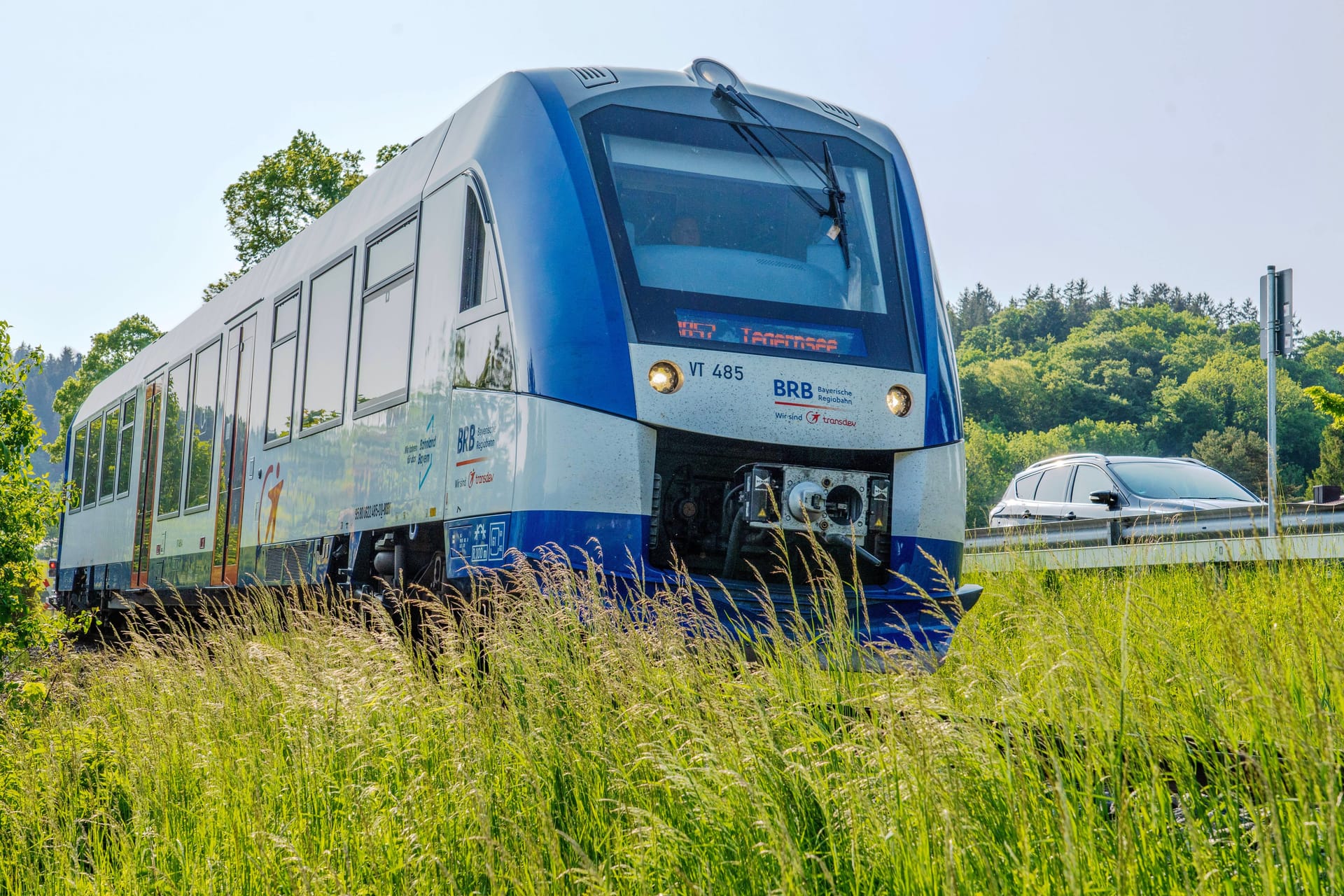 Die Züge der Bayerischen Regionalbahn (BRB) verkehren zurzeit außerplanmäßig (Symbolbild): Offenbar ist auch der überregionale Bahnverkehr gesperrt.