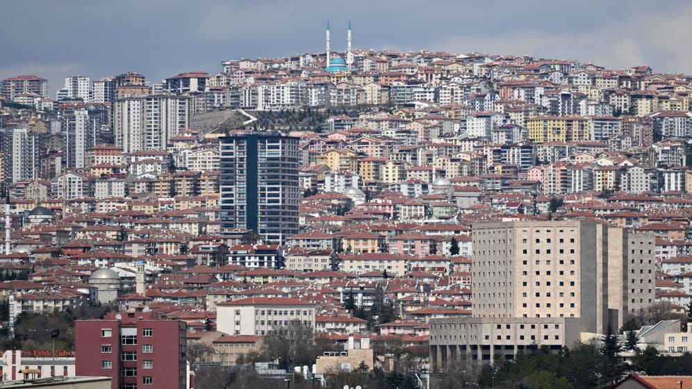 Die türkische Hauptstadt Ankara: Im Stadtteil Elmadağ ist es laut örtlichen Medienberichten zu einer Explosion gekommen.