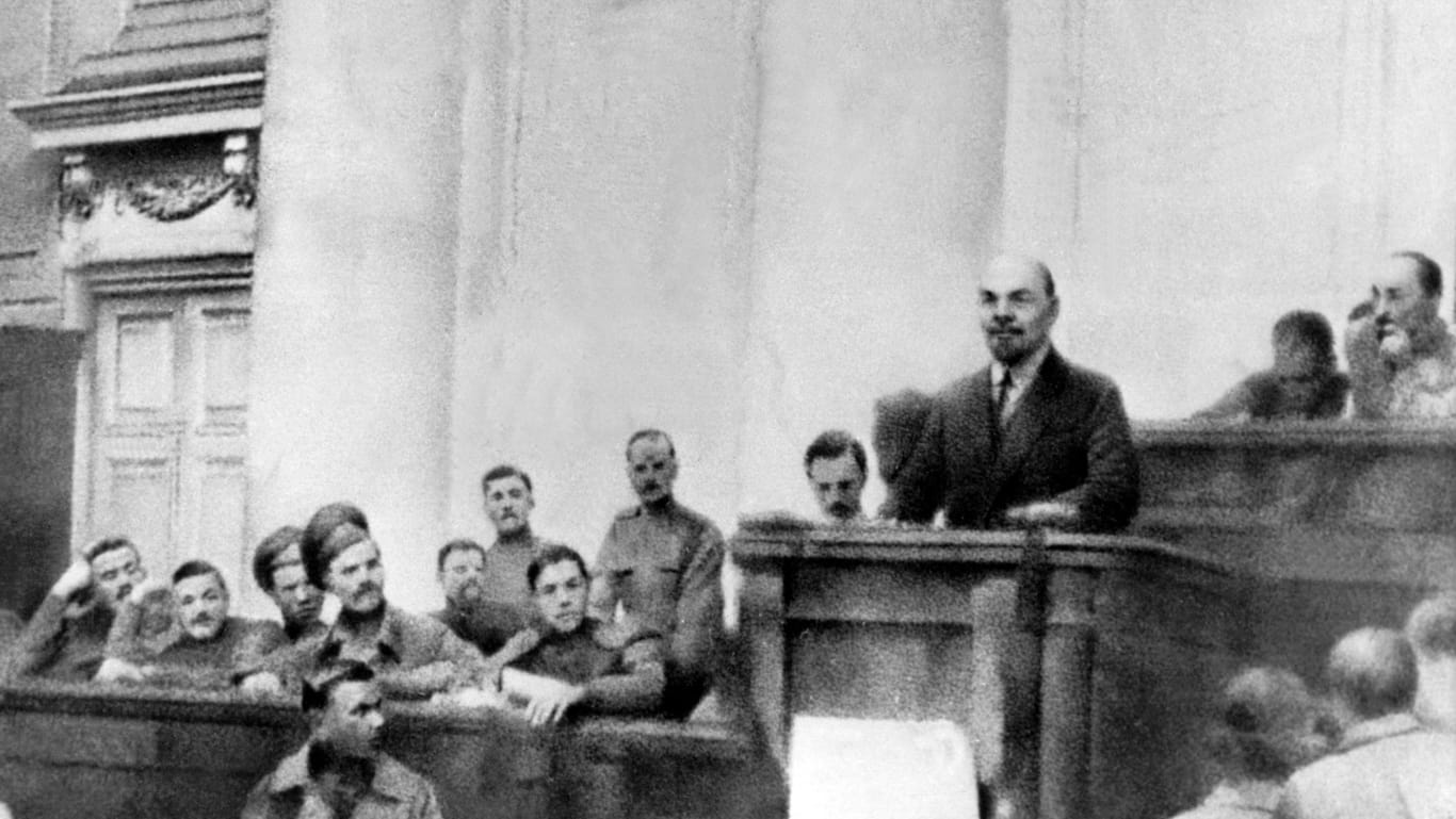 1917: Lenin bereitet die Revolution vor