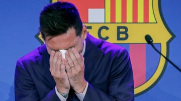 Tearful farewell: Lionel Messi 2021 at his last press conference for FC Barcelona.