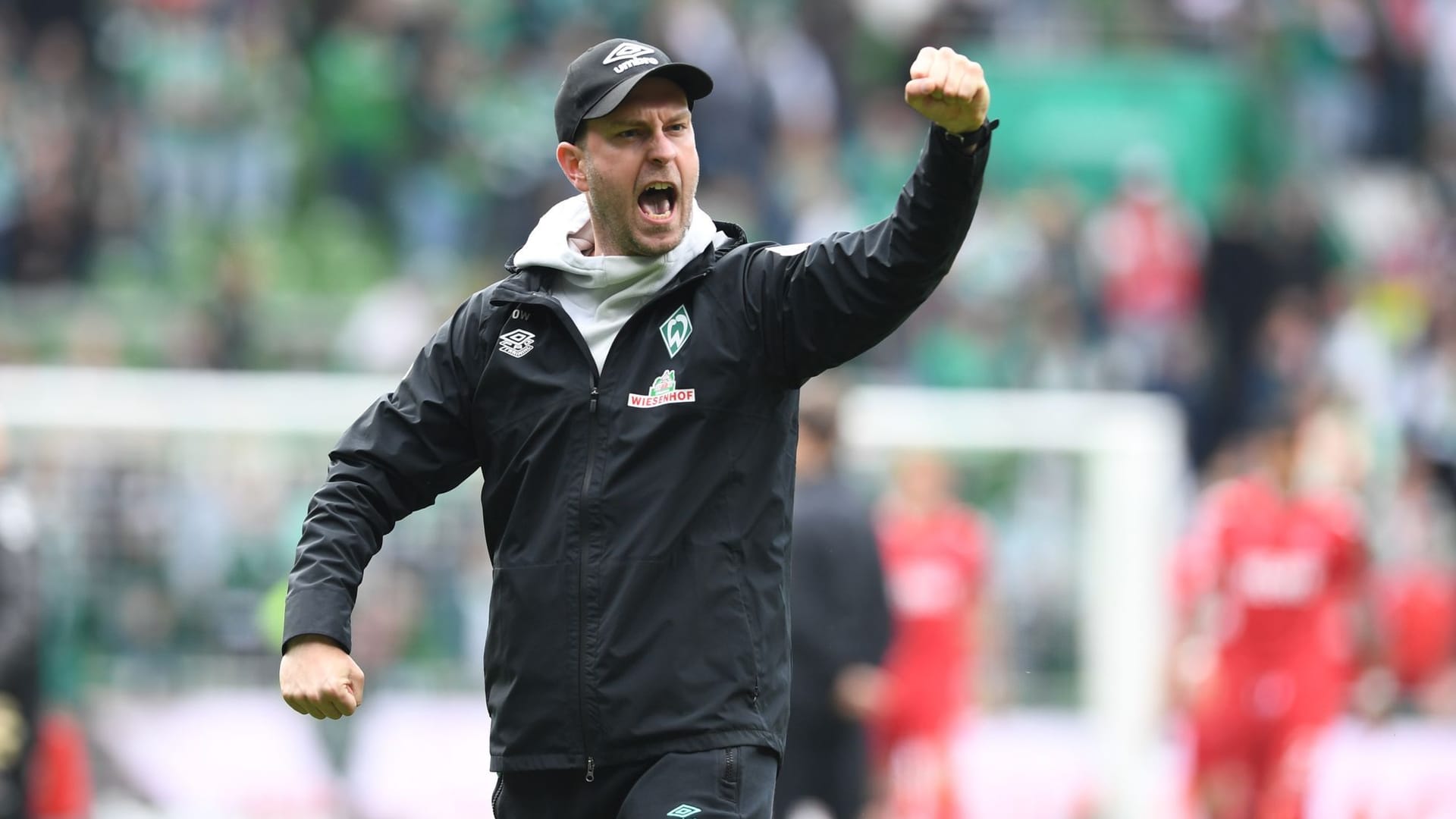 Werder-Trainer Ole Werner jubelt (Archivfoto): Für den Coach und seine Mannschaft war es ein intensives Jahr in der Bundesliga.