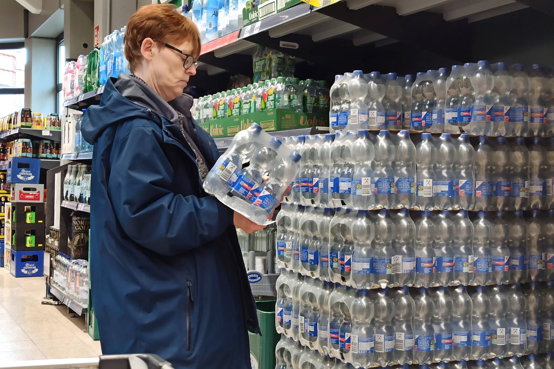 Mineralwasser im Test: Einige Produkte enthalten Pestizidrückstände.