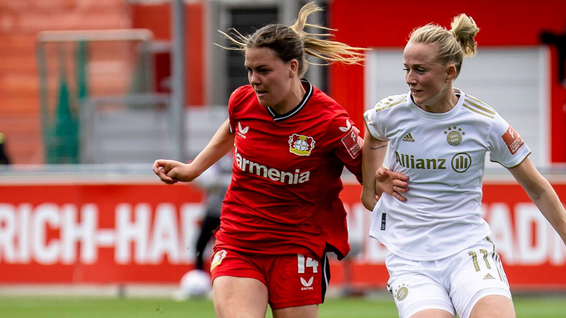 Juliane Wirtz (l.) und Lea Schüller: Die beiden treffen auch in der kommenden Saison aufeinander.