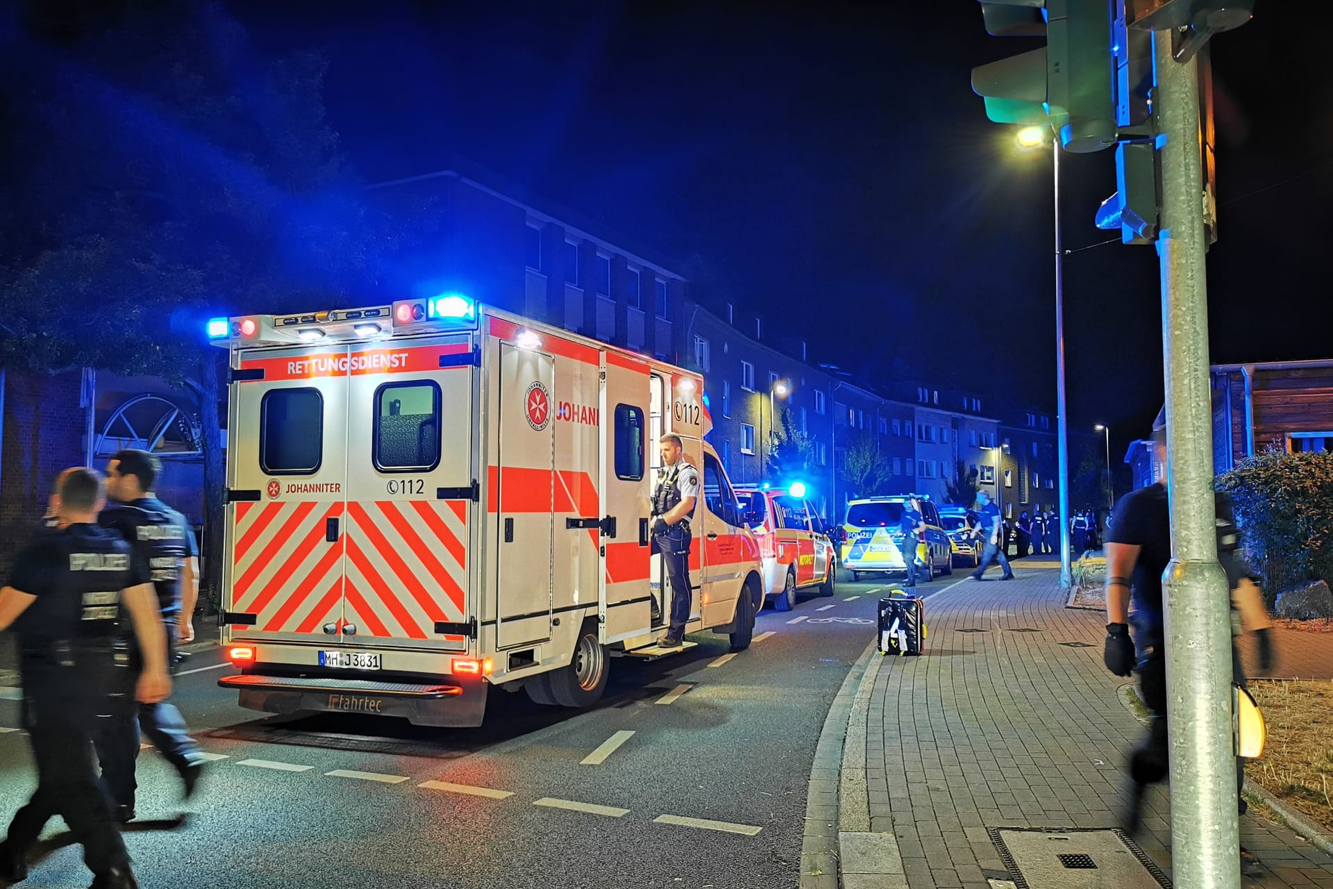 Kurz nach Mitternacht rückte die Polizei zu einer Auseinandersetzung zum Mülheimer Hauptbahnhof aus.