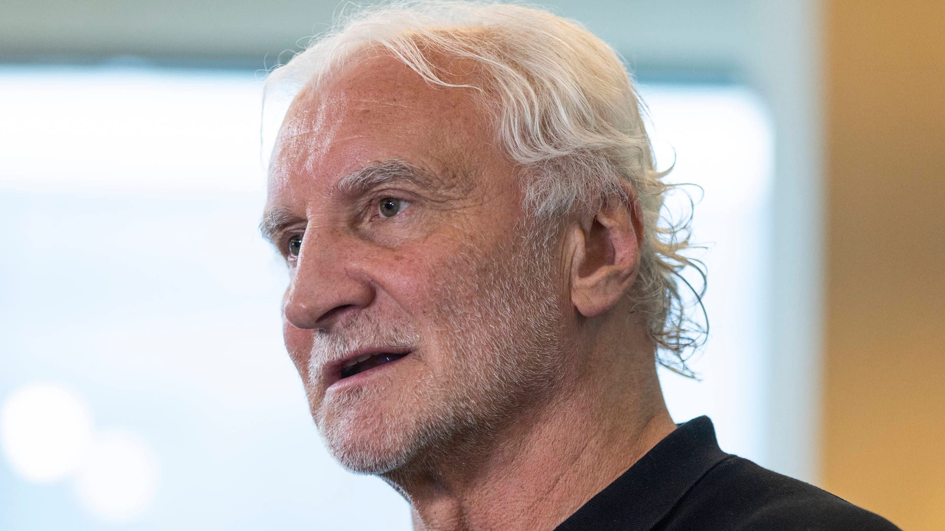 Rudi Völler steht hinter dem Bundestrainer – noch. Rudi Völler steht hinter dem Bundestrainer – noch.