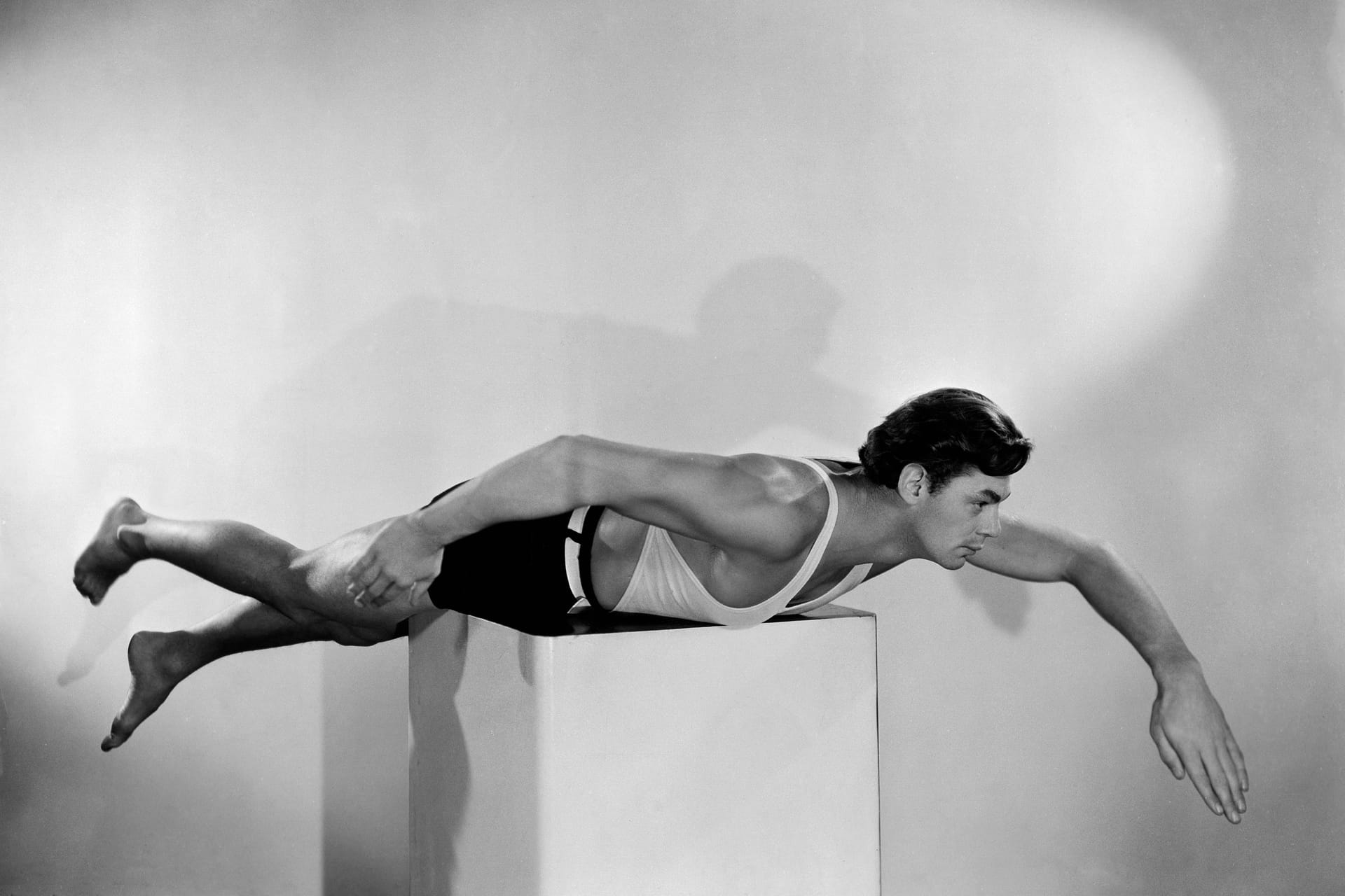 1932: Weltberühmter Trockenschwimmer 1932: Weltberühmter Trockenschwimmer