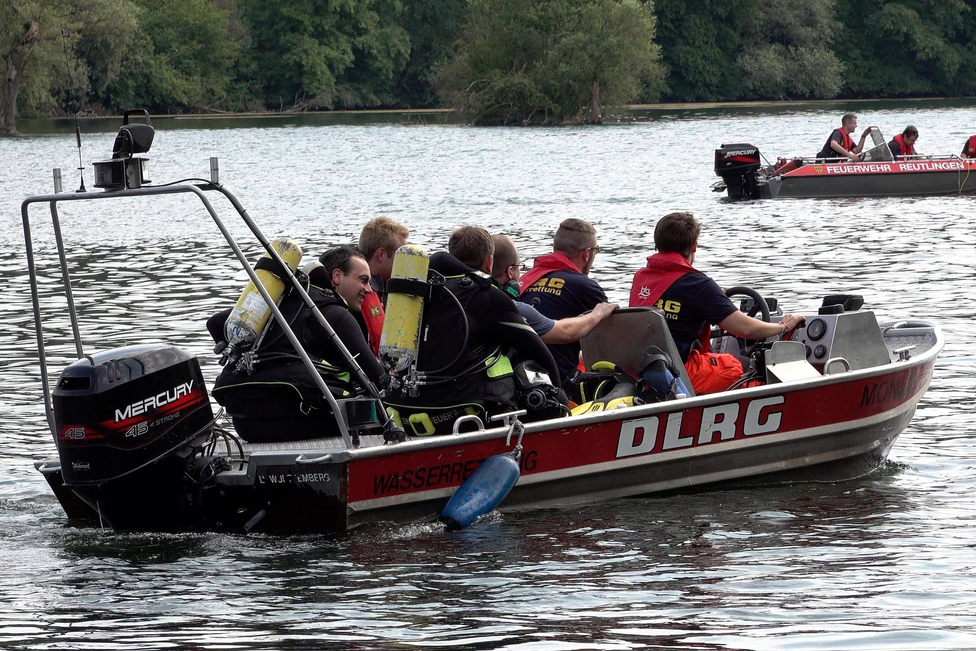 Rettungseinsatz auf einem Baggersee (Symbolfoto): Die schwer verletzte Frau kam ins Krankenhaus.