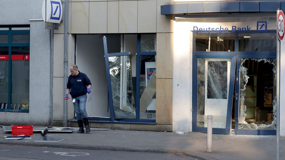 Geldautomat in Neu-Isenburg gesprengt
