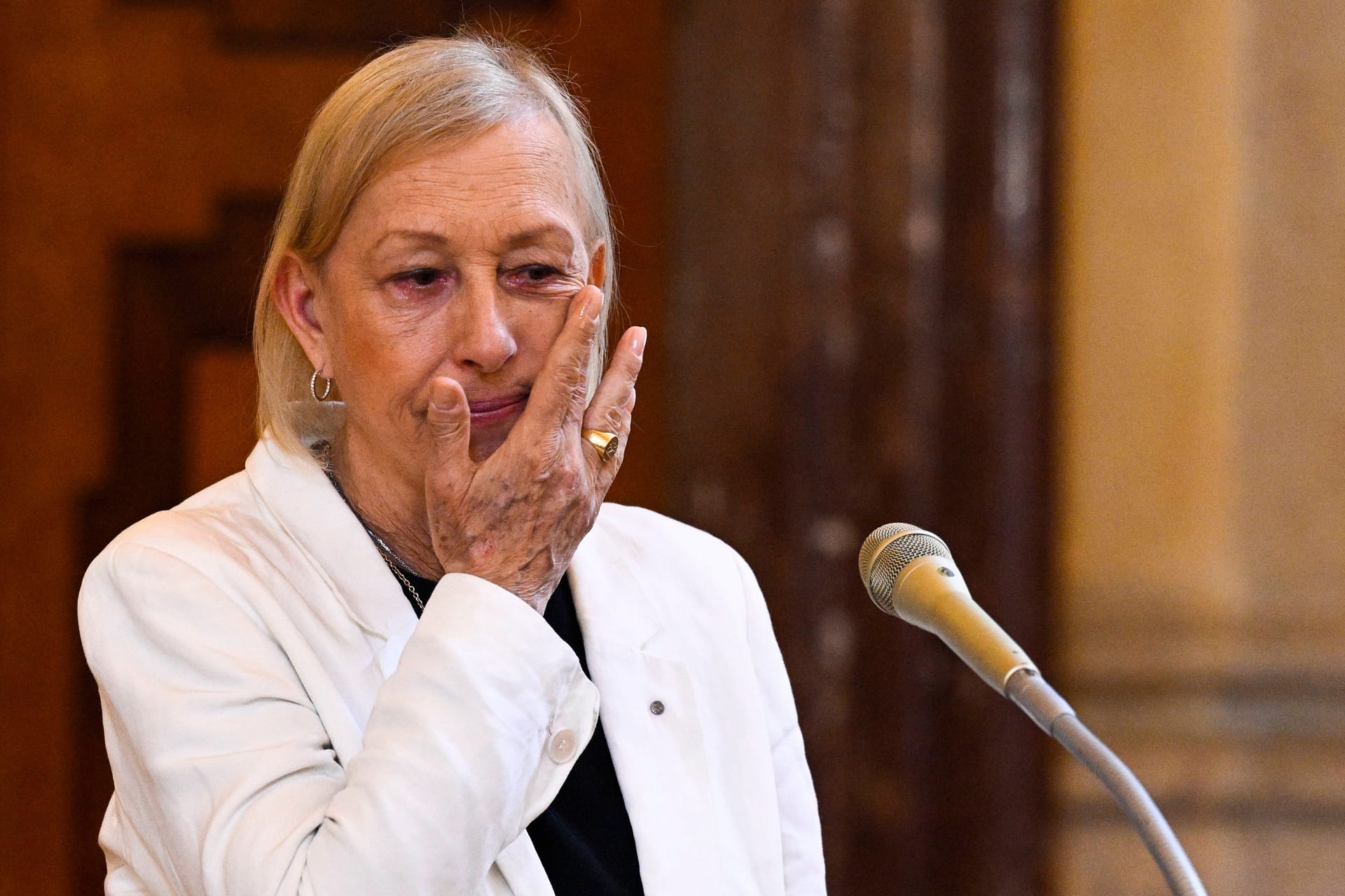 Die Wahl-Amerikanerin Martina Navratilova erhält am 13. Juni 2023 vom US-Senat die Silbermedaille für ihre sportlichen Leistungen.