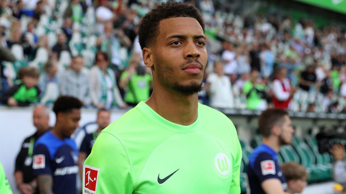 Felix Nmecha im Trikot des VfL Wolfsburg: Der Angreifer debütierte im März für die deutsche Nationalmannschaft.