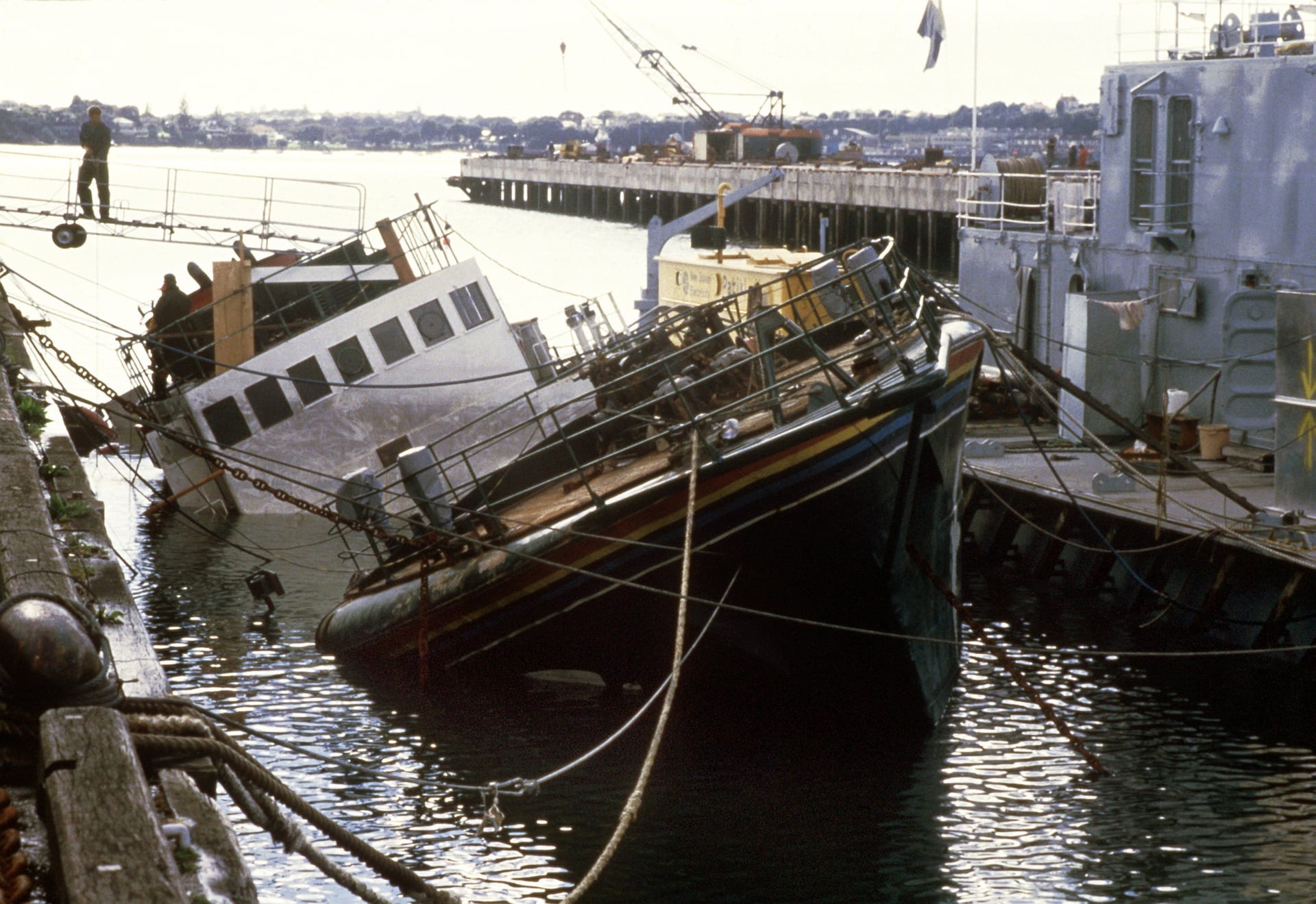 1985: Als Frankreich Greenpeace attackierte 1985: Als Frankreich Greenpeace attackierte