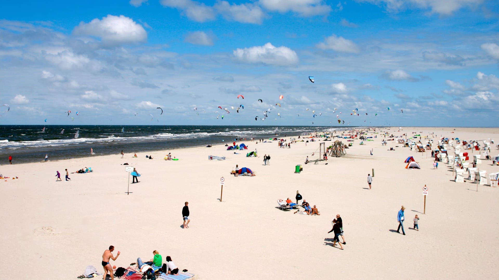 Sankt Peter Ording: Der Strand ist perfekt für Surfer und andere Sportler.